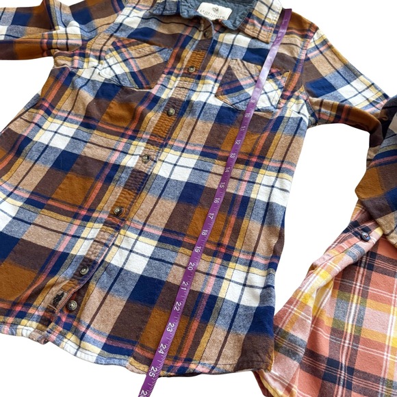 Legendary Whitetails Stockyards Plaid Flannel Shirt Lot Womens Medium Western - Picture 5 of 15